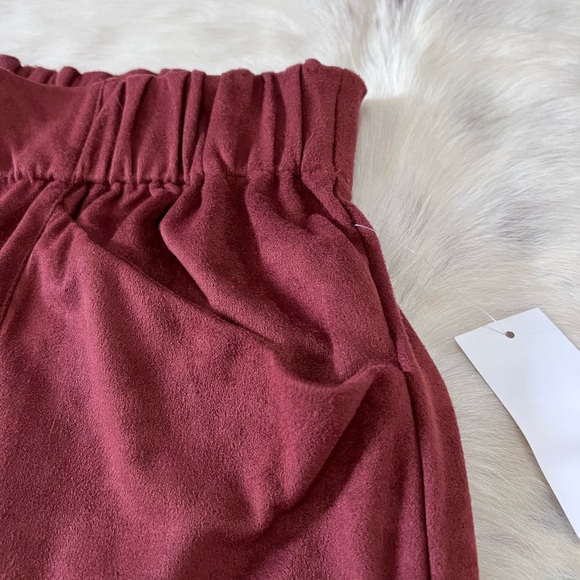 NWT Burgundy Suede Mini Skirt with Pockets - Picture 7 of 12